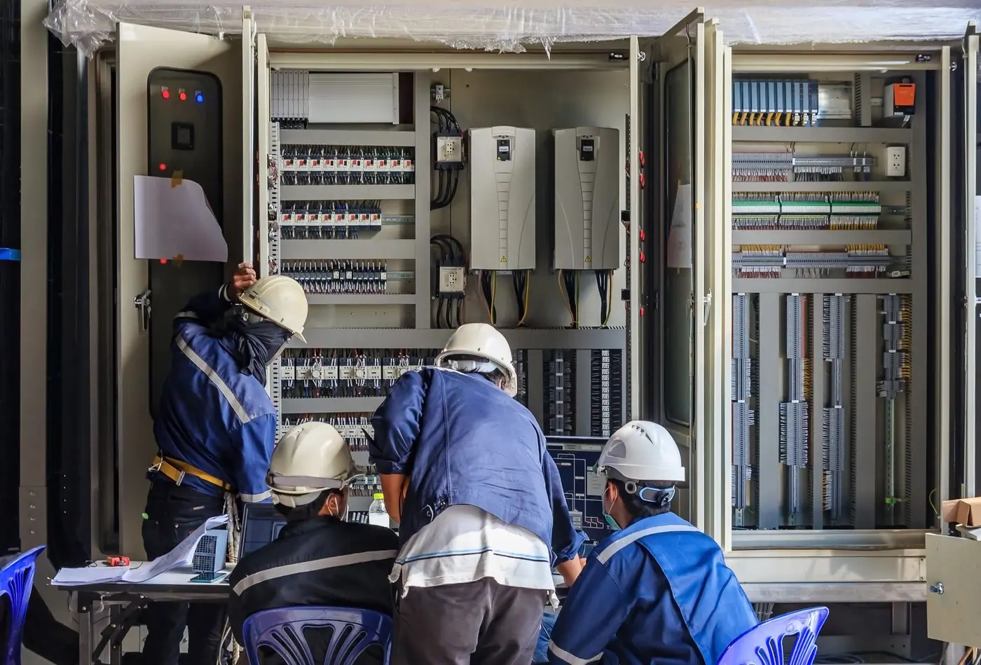 Industrial control cabinet wiring